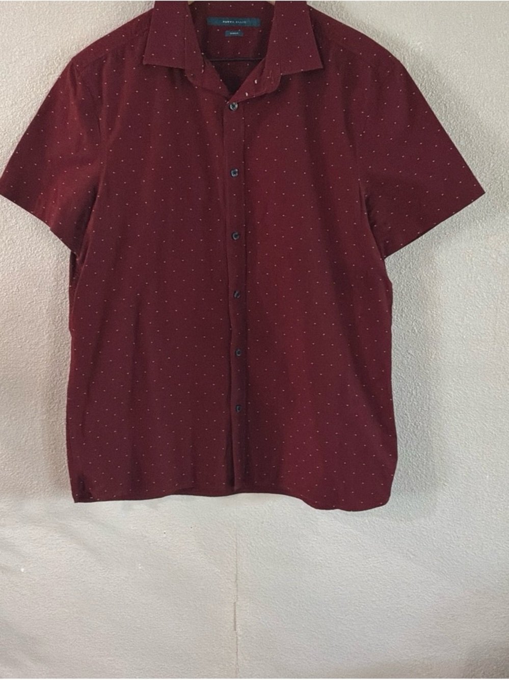 Men's Short-Sleeve Burgundy Dot Button-Down Shirt - Casual
